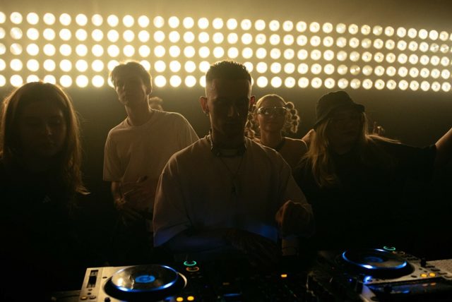 EXX photo report
