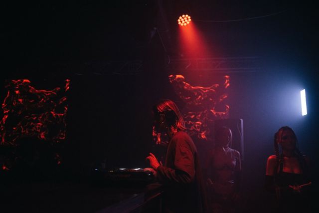 Hazy Blades, Gestalt archive, Minsk, frame 32