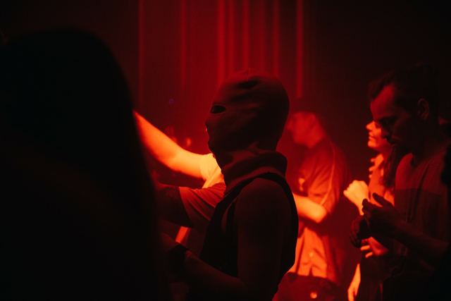 Hazy Blades, Gestalt archive, Minsk, frame 89