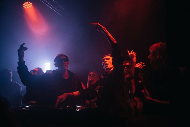Hazy Blades, Gestalt archive, Minsk, frame 101