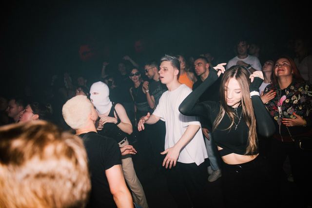 Hazy Blades, Gestalt archive, Minsk, frame 112