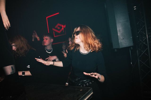 Hazy Blades, Gestalt archive, Minsk, frame 127