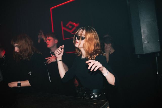 Hazy Blades, Gestalt archive, Minsk, frame 128
