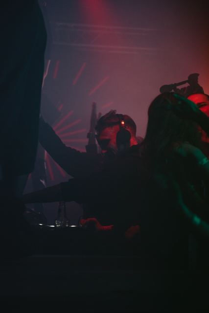 Hazy Blades, Gestalt archive, Minsk, frame 130