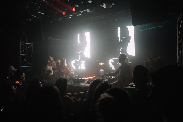 MIRROR: F2F, Gestalt archive, Minsk, frame 8