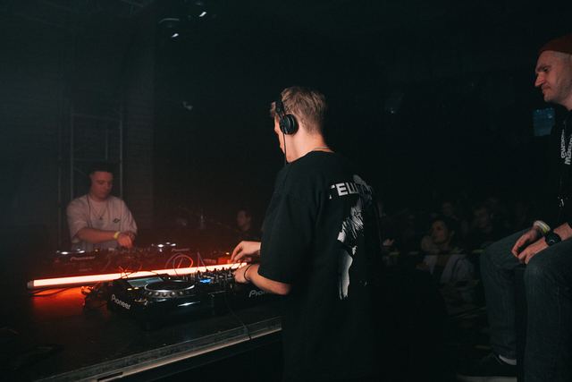 MIRROR: F2F, Gestalt archive, Minsk, frame 48