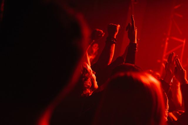 MIRROR: F2F, Gestalt archive, Minsk, frame 85