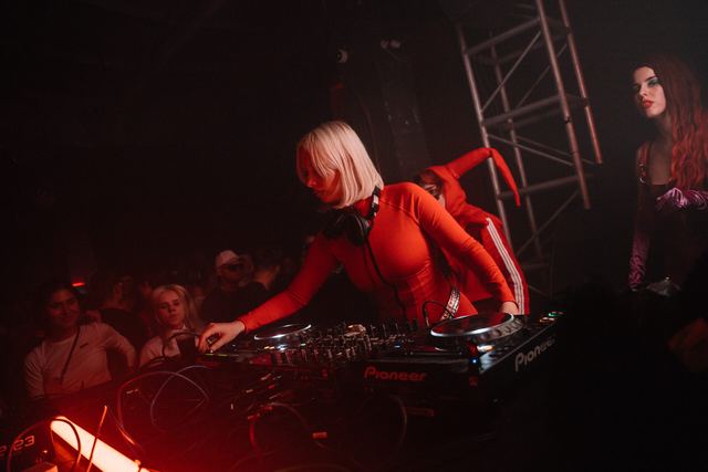 MIRROR: F2F, Gestalt archive, Minsk, frame 127