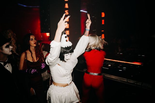 MIRROR: F2F, Gestalt archive, Minsk, frame 140