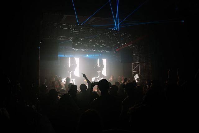 MIRROR: F2F, Gestalt archive, Minsk, frame 141