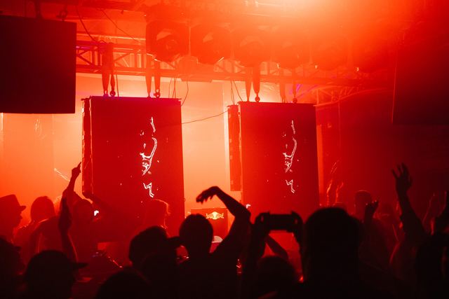 MIRROR: F2F, Gestalt archive, Minsk, frame 142