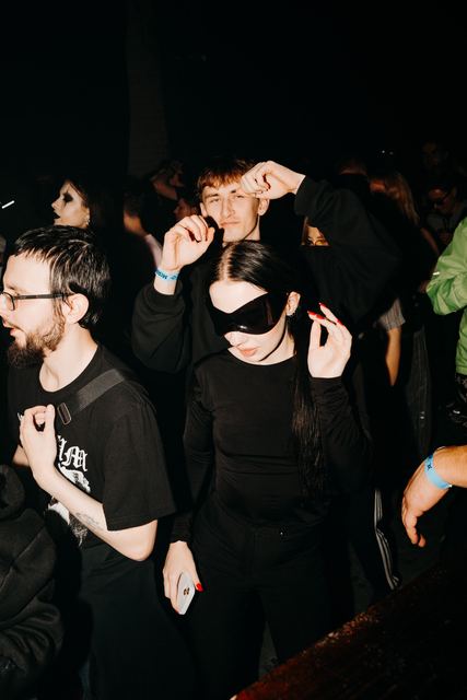 MIRROR: F2F, Gestalt archive, Minsk, frame 186