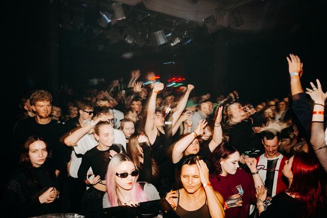 MIRROR: F2F, Gestalt archive, Minsk, frame 199