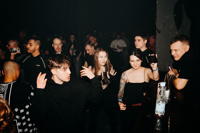 MIRROR: F2F, Gestalt archive, Minsk, frame 211