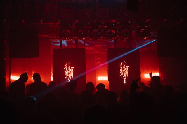 MIRROR: F2F, Gestalt archive, Minsk, frame 215