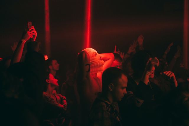 Sirdsapes EP, Gestalt archive, Minsk, frame 11