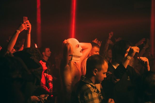 Sirdsapes EP, Gestalt archive, Minsk, frame 12