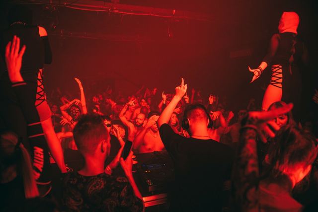 Sirdsapes EP, Gestalt archive, Minsk, frame 29