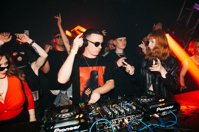 Sirdsapes EP, Gestalt archive, Minsk, frame 122