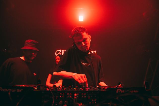 Sirdsapes EP, Gestalt archive, Minsk, frame 147