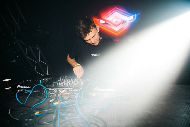 Sirdsapes EP, Gestalt archive, Minsk, frame 154