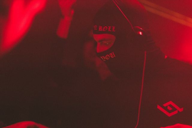 Sirdsapes, Gestalt archive, Minsk, frame 32