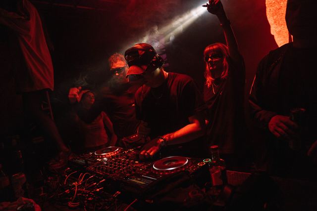UNIT BOY photo report